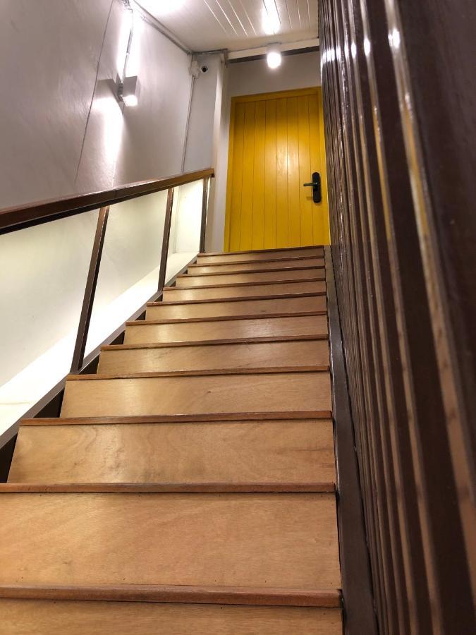 Yellow Door HHQ Eksteriør billede